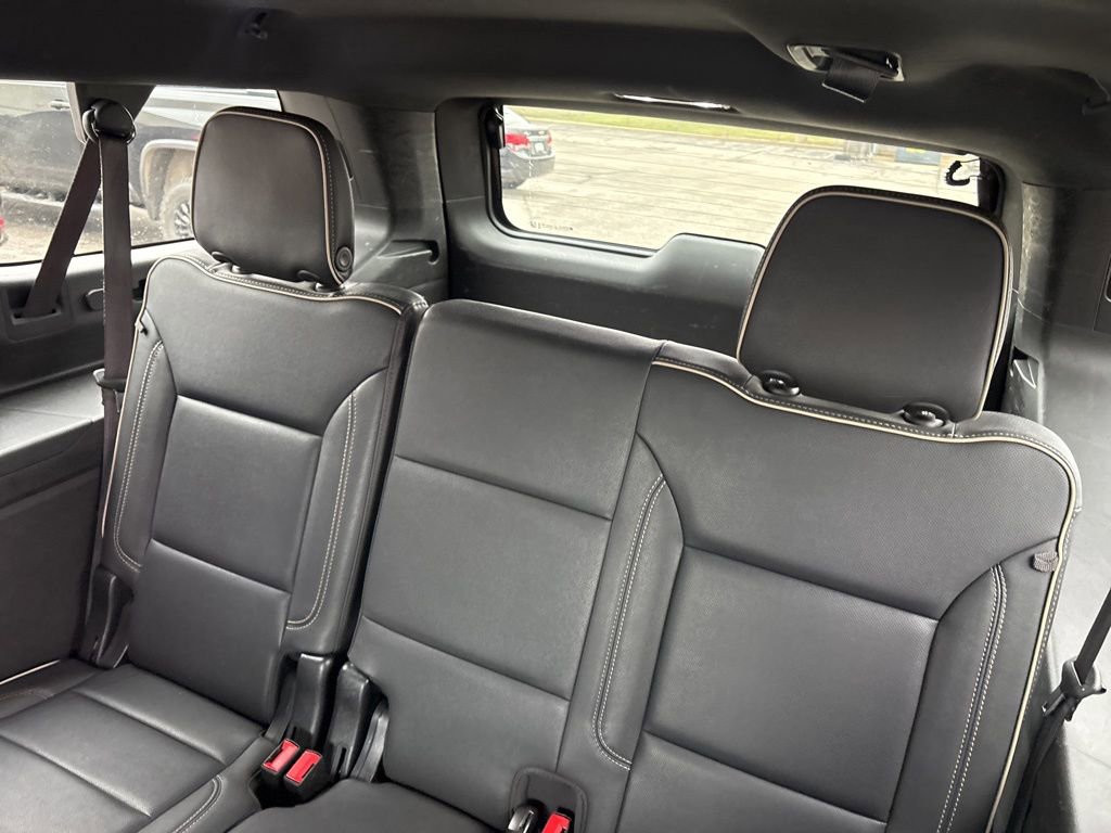 Used 2023 Chevrolet Suburban Premier image 21