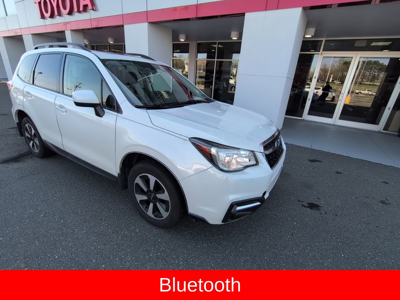 Used 2017 Subaru Forester 2.5i Premium w/ All-Weather Package image 4