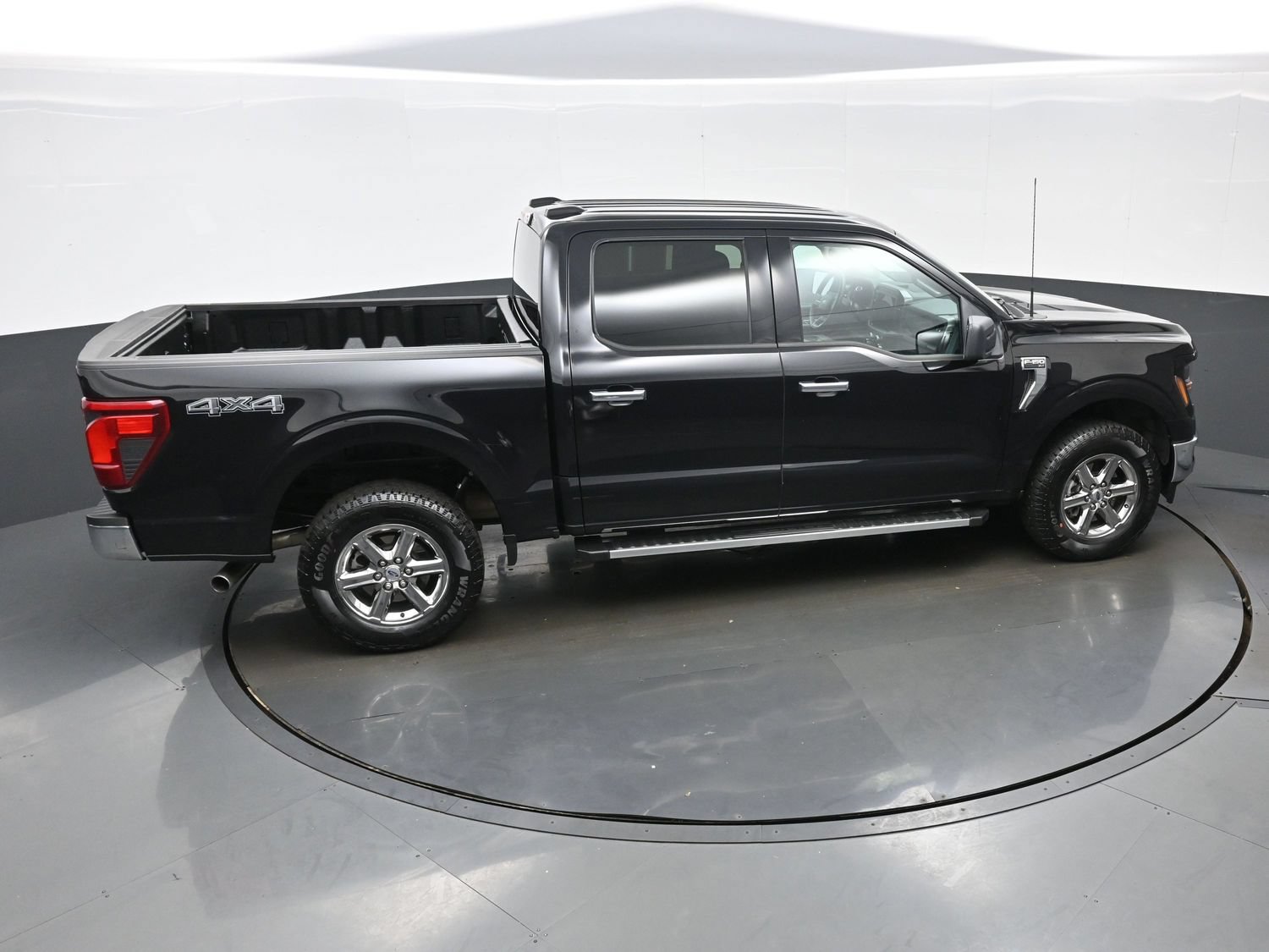 Used 2025 Ford F150 XLT w/ Equipment Group 301A Standard AWD/4WD image 37