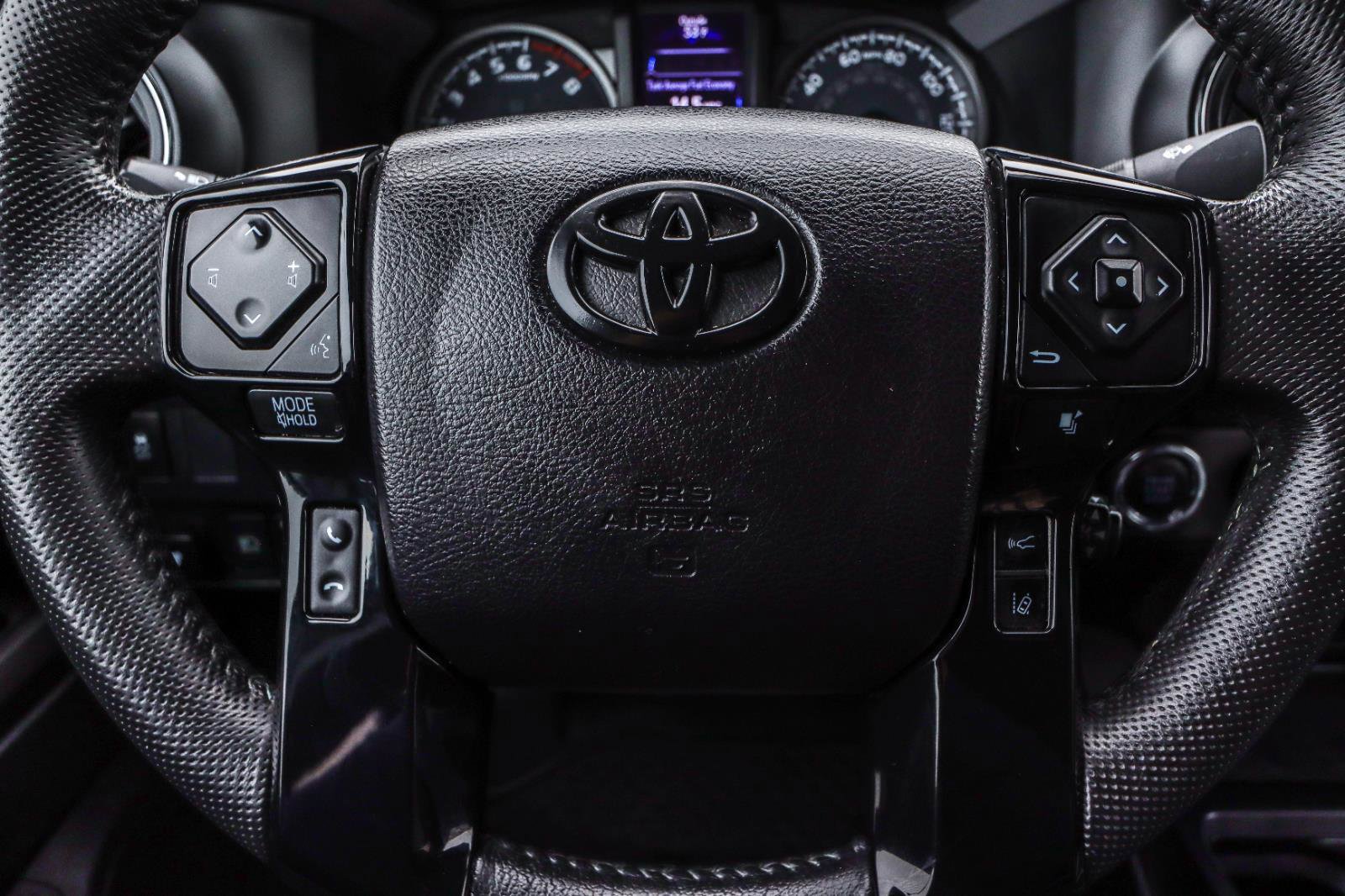 Used 2021 Toyota Tacoma TRD Sport w/ TRD Premium Sport Package AWD/4WD image 19