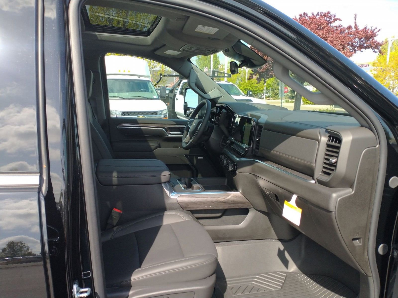 New 2025 Chevrolet Silverado 3500 LTZ w/ LTZ Premium Package image 17