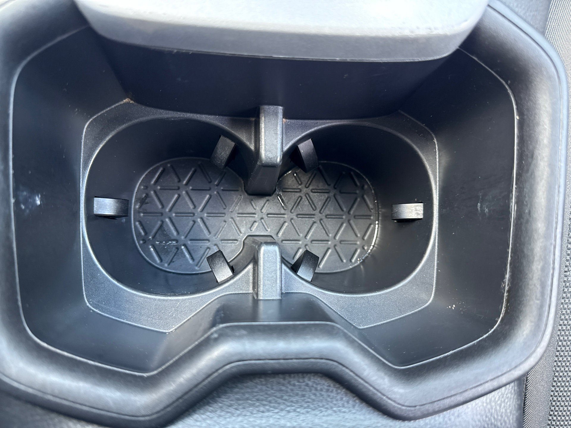 Used 2015 Toyota RAV4 XLE image 30