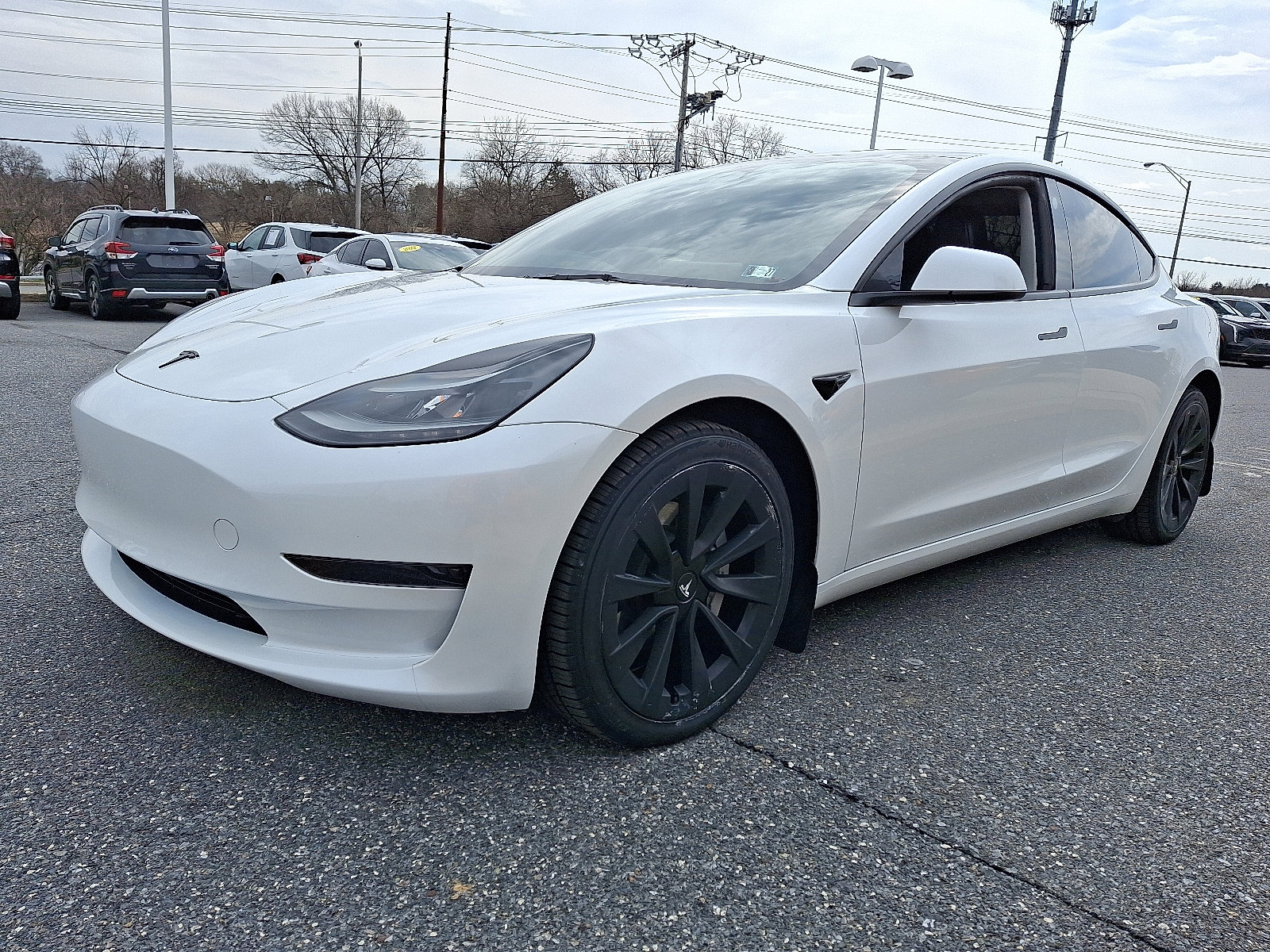 Used 2023 Tesla Model 3 Standard Range image 3