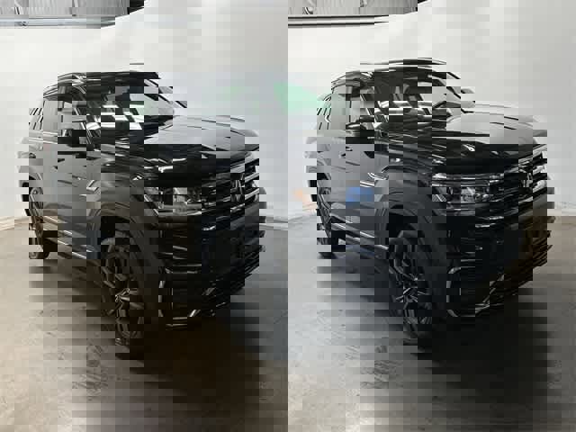 Certified 2022 Volkswagen Atlas Cross Sport SEL R-Line image 33