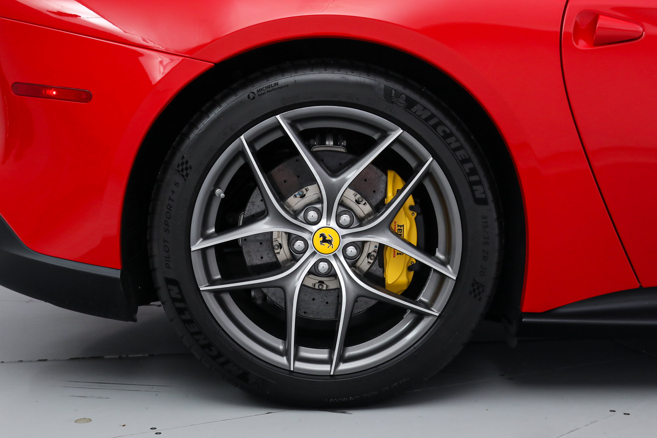 Certified 2014 Ferrari F12 Berlinetta RWD image 34