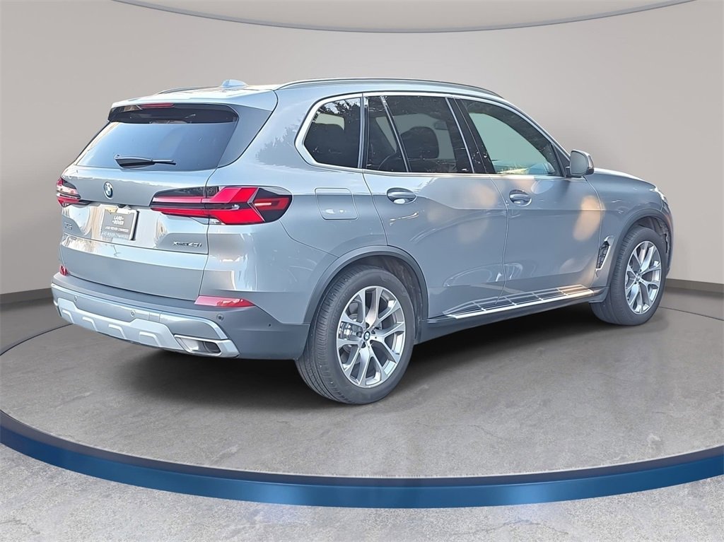 Used 2025 BMW X5 xDrive40i w/ Climate Comfort Package image 6