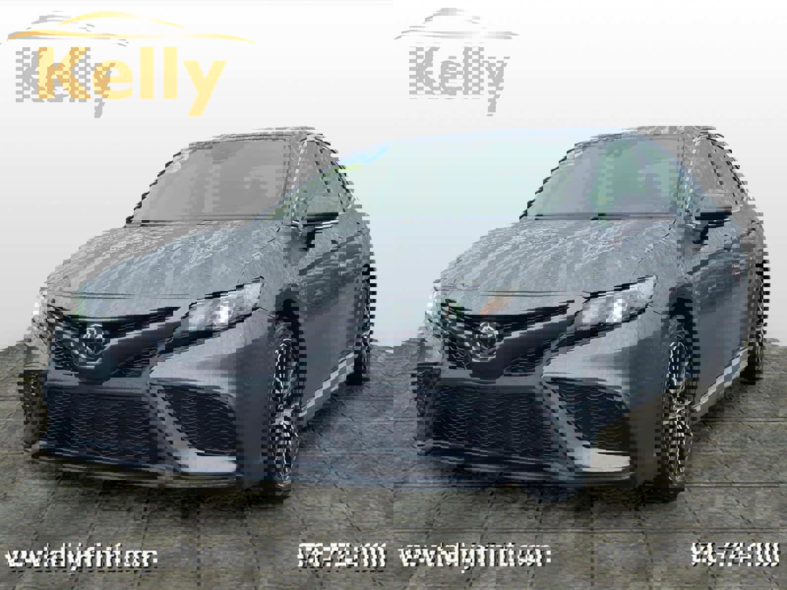 Used 2024 Toyota Camry SE FWD image 1