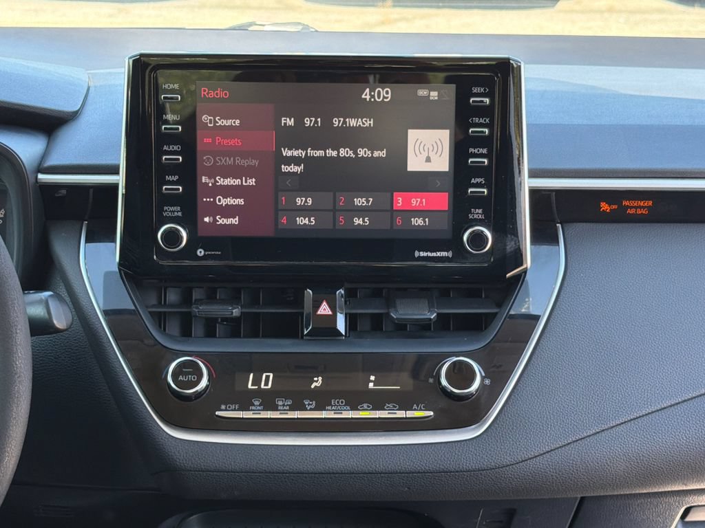 Used 2021 Toyota Corolla LE FWD image 10