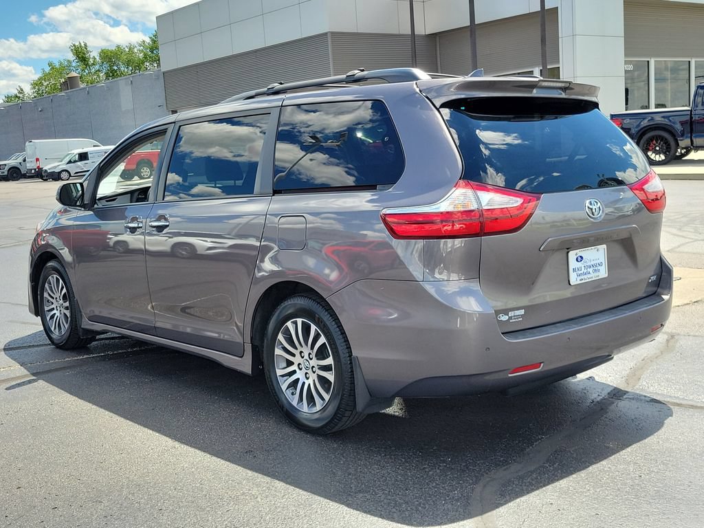 Used 2019 Toyota Sienna XLE w/ XLE Navigation Package FWD image 6