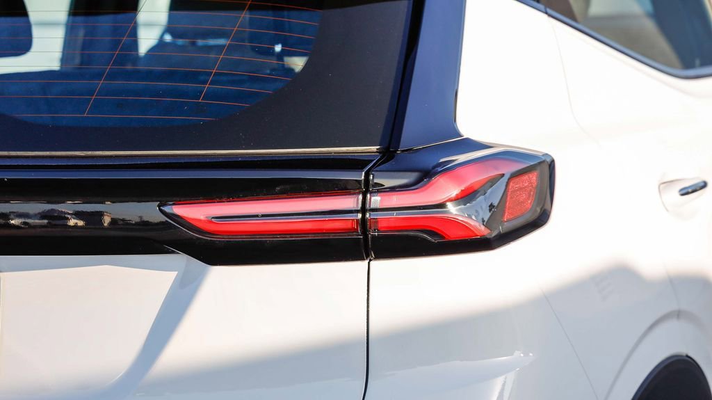 Used 2023 Chevrolet Bolt EUV Premier w/ Redline Edition image 10