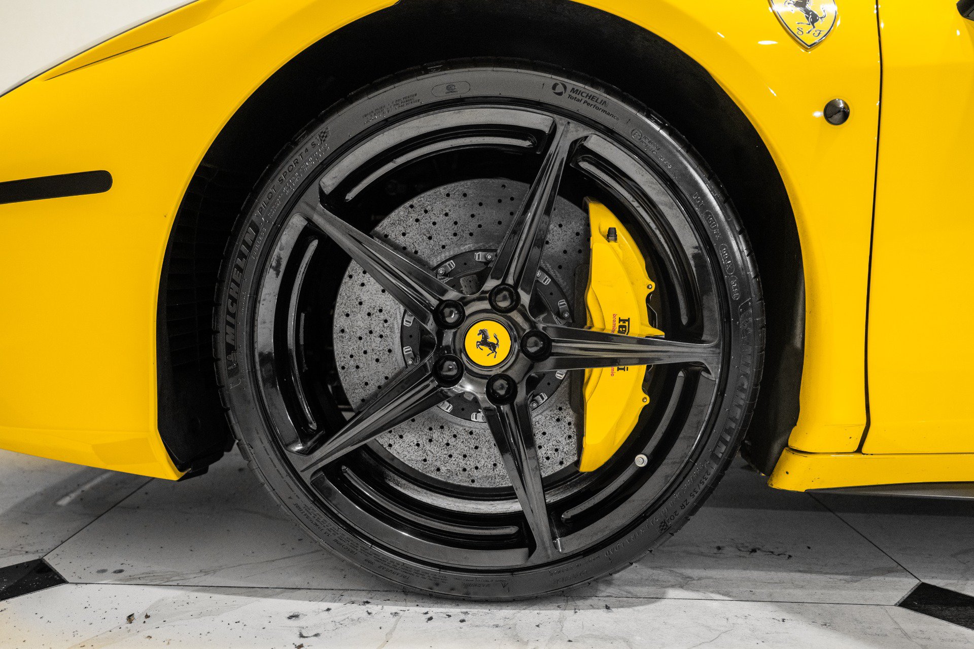 Used 2011 Ferrari 458 Italia Coupe RWD image 13