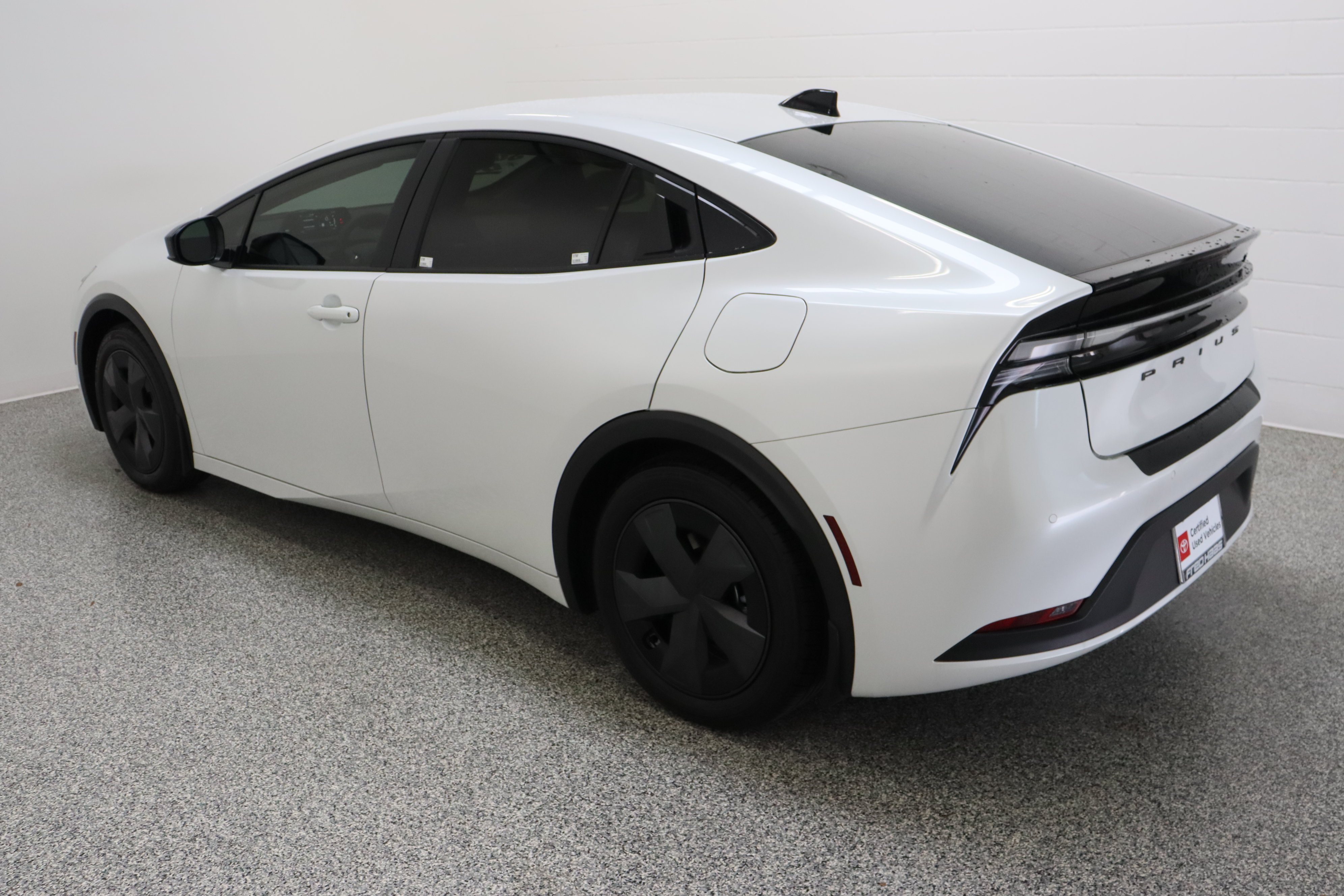 Certified 2026 Toyota Prius Plug-In Hybrid FWD image 9