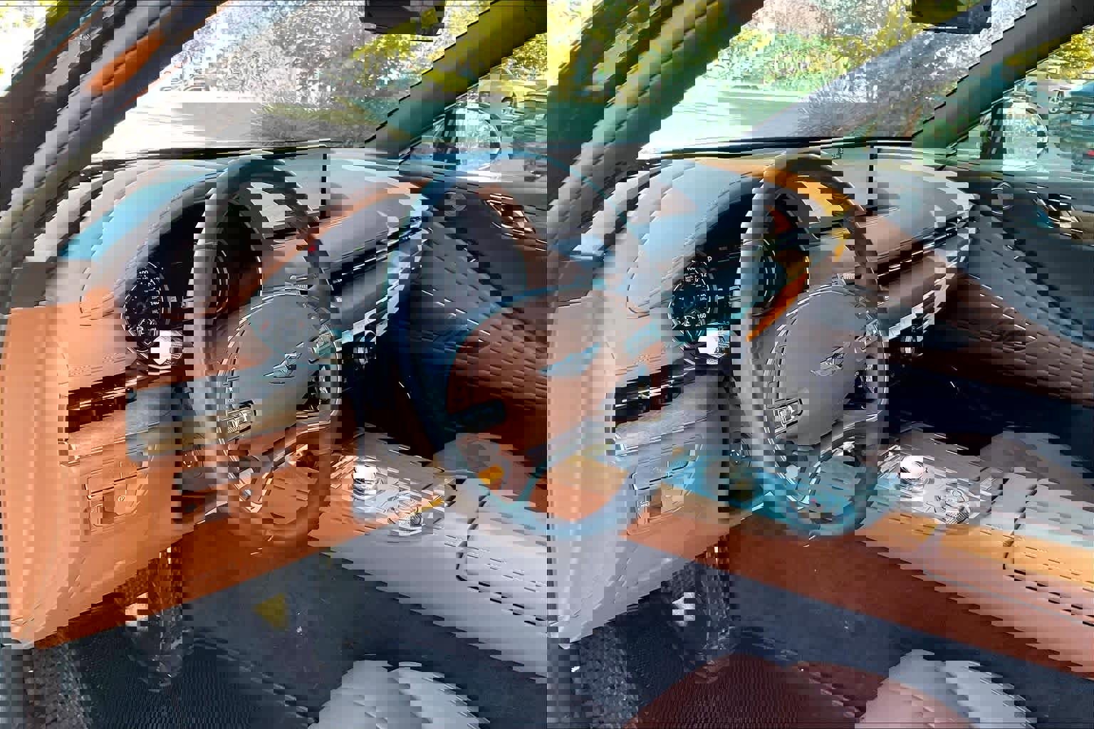 Used 2024 Genesis G80 image 14