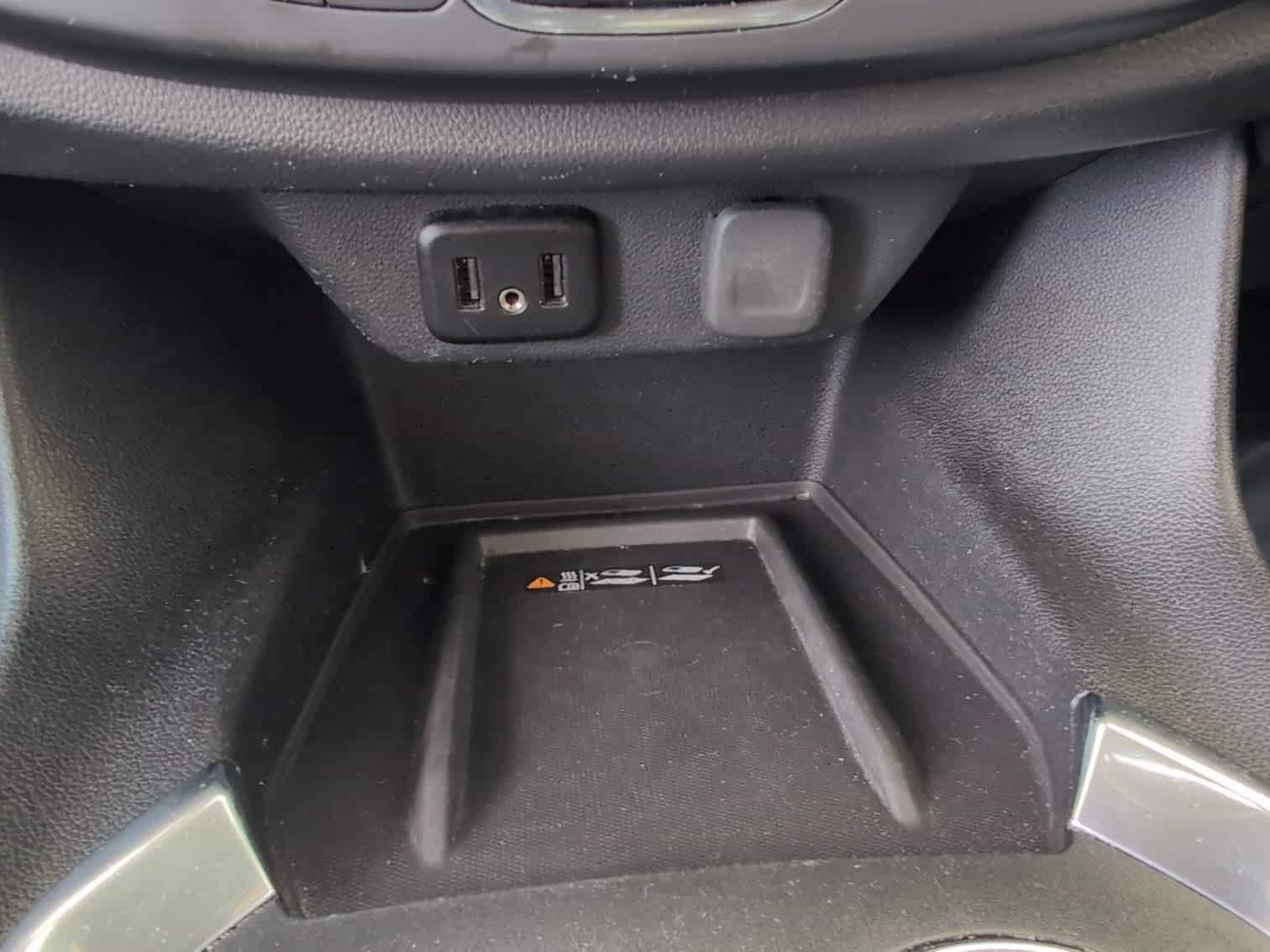 Used 2023 Chevrolet Traverse LT FWD image 36