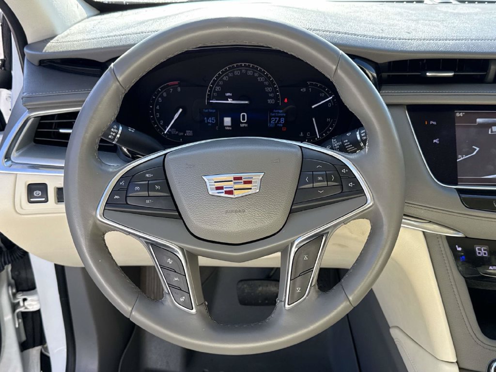 Used 2017 Cadillac XT5 Premium Luxury w/ Driver Assist Package FWD image 31