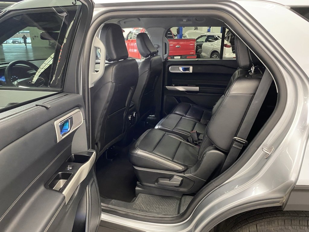 Used 2023 Ford Explorer Limited image 22