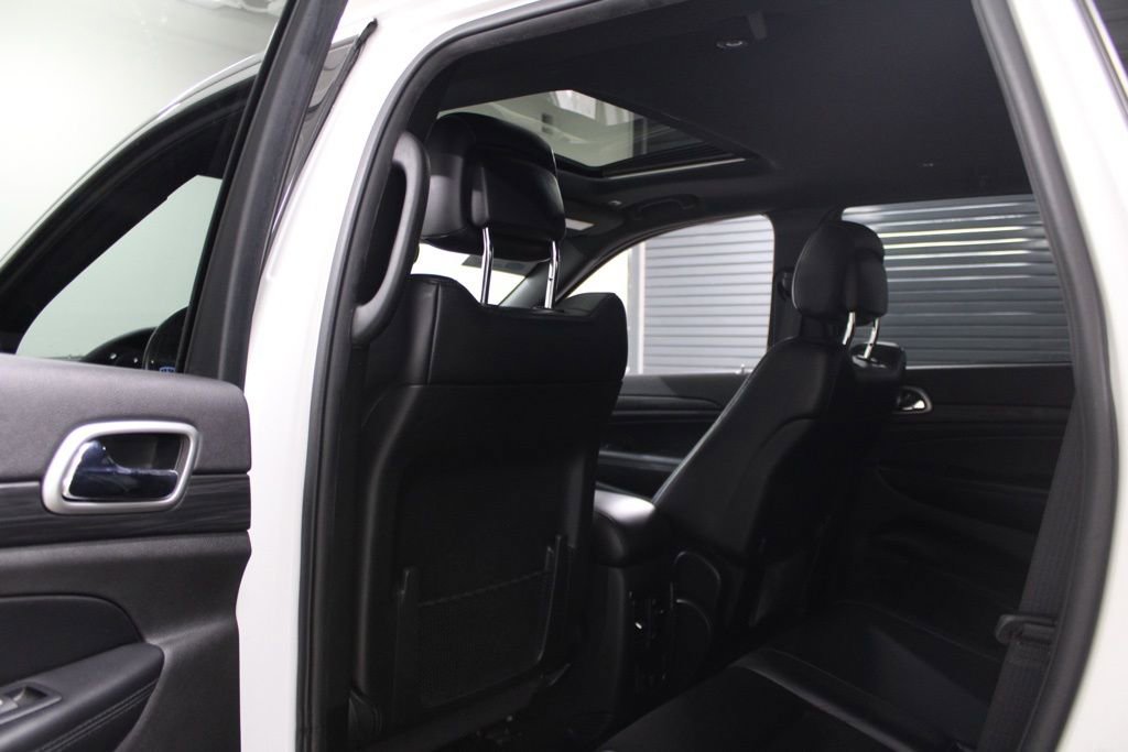 Used 2019 Jeep Grand Cherokee Altitude AWD/4WD image 32