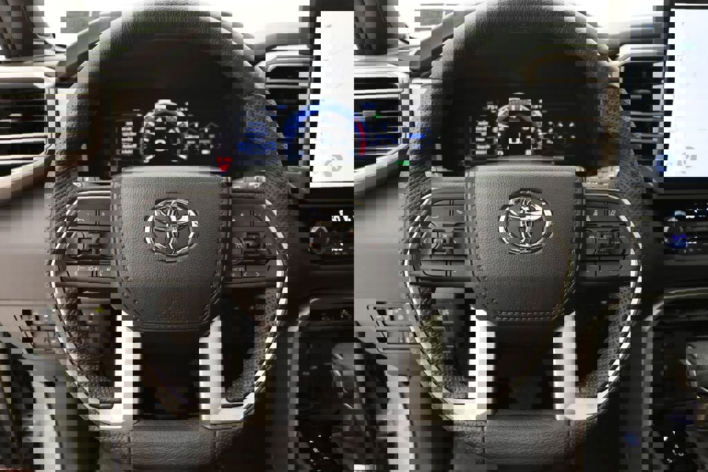 Used 2025 Toyota Sequoia Limited image 18