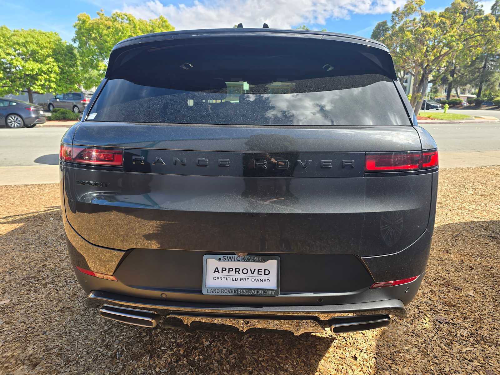 Used 2024 Land Rover Range Rover Sport SE AWD/4WD image 2