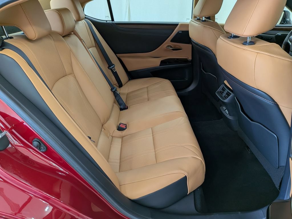 Certified 2025 Lexus ES 350 w/ Accessory Package (Z2) FWD image 35