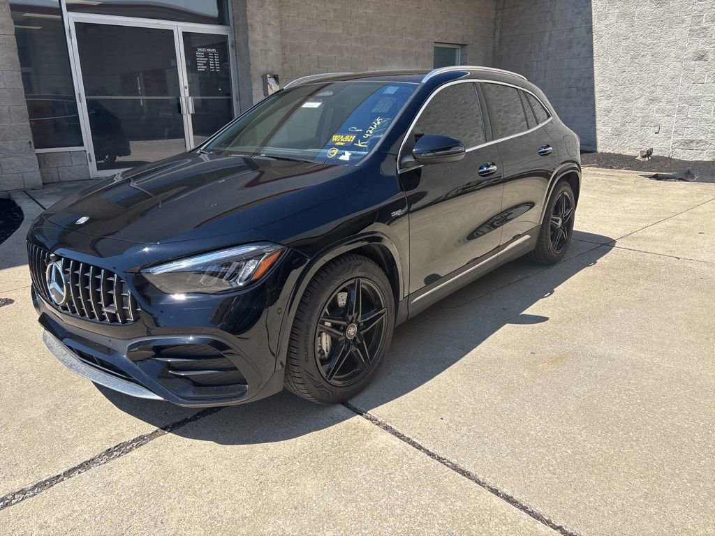 Used 2024 Mercedes-Benz GLA 35 AMG 4MATIC image 1