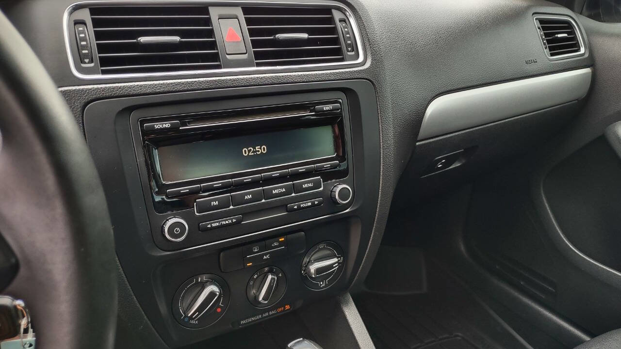 Used 2013 Volkswagen Jetta SE image 17