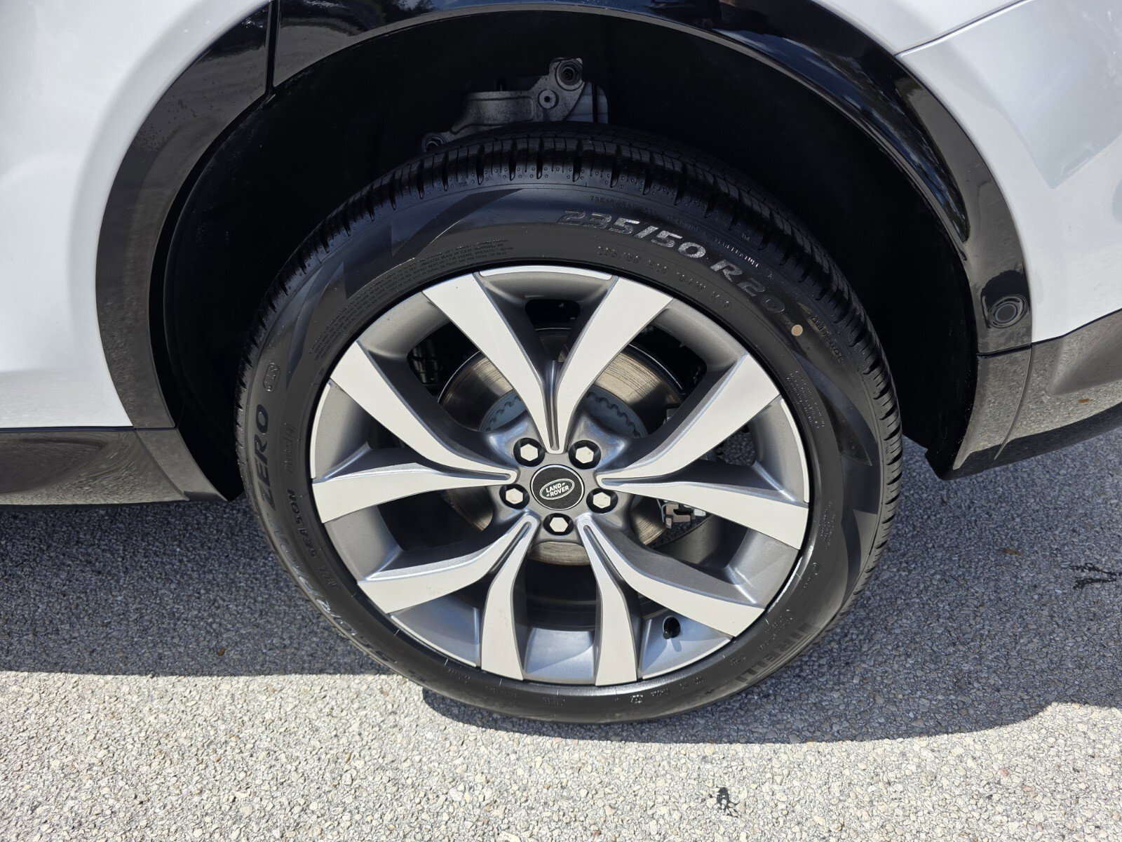 New 2026 Land Rover Discovery Sport Landmark image 9