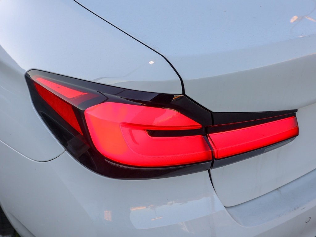 Used 2023 BMW 530e image 6