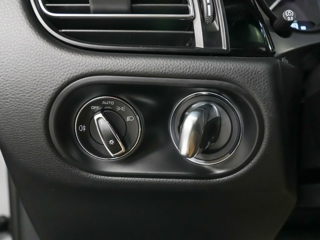 Certified 2025 Porsche Macan S image 25