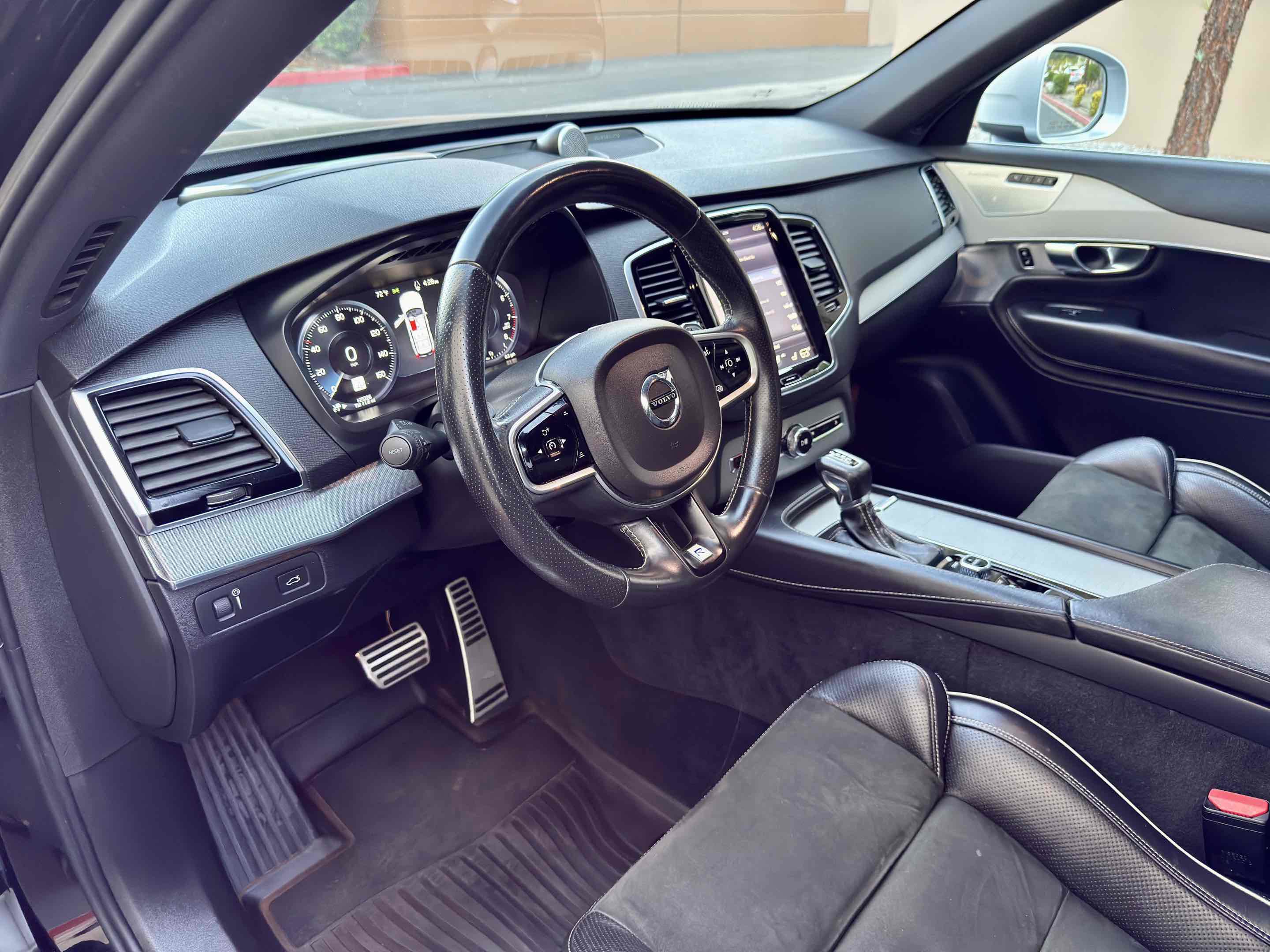 Used 2016 Volvo XC90 T6 R-Design w/ Vision Package image 54