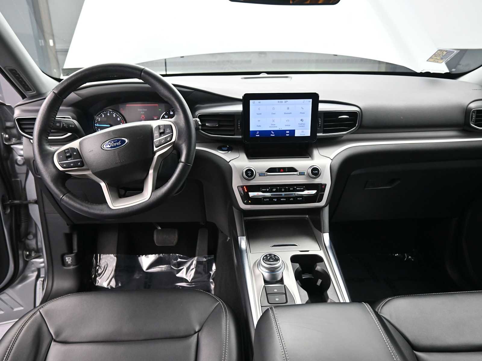 Used 2023 Ford Explorer XLT w/ Equipment Group 202A image 17