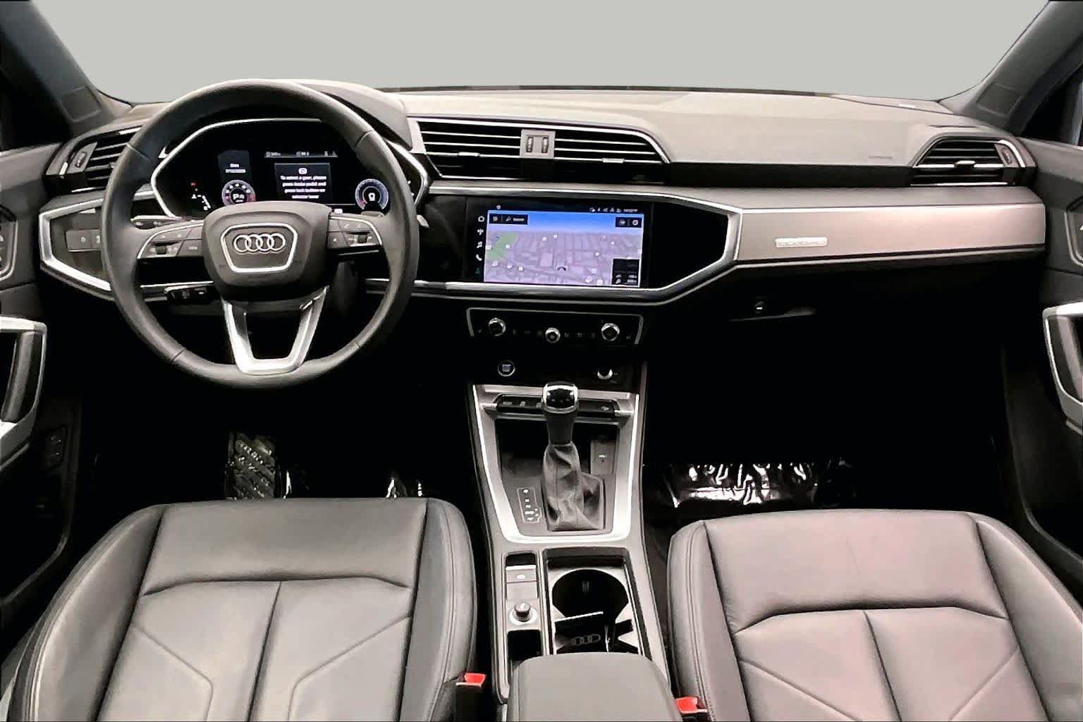 Certified 2025 Audi Q3 2.0T Premium Plus w/ Premium Plus Package AWD/4WD image 16