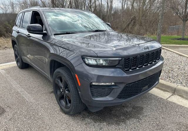 Used 2024 Jeep Grand Cherokee Limited w/ Black Appearance Package video 2
