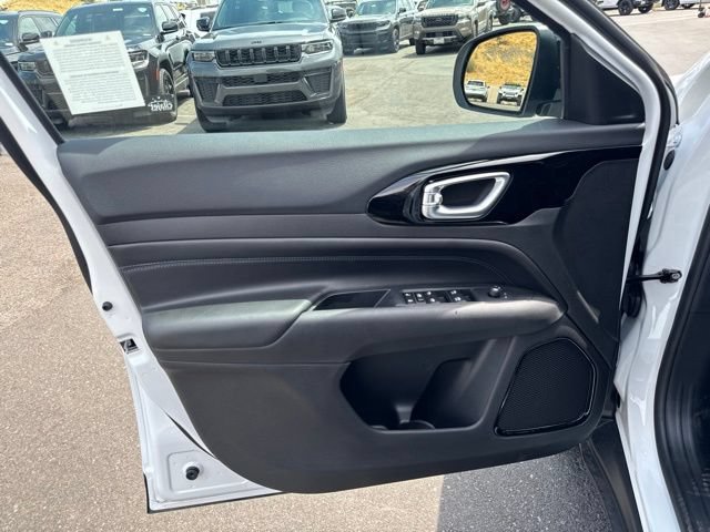 New 2026 Jeep Compass Latitude AWD/4WD image 9