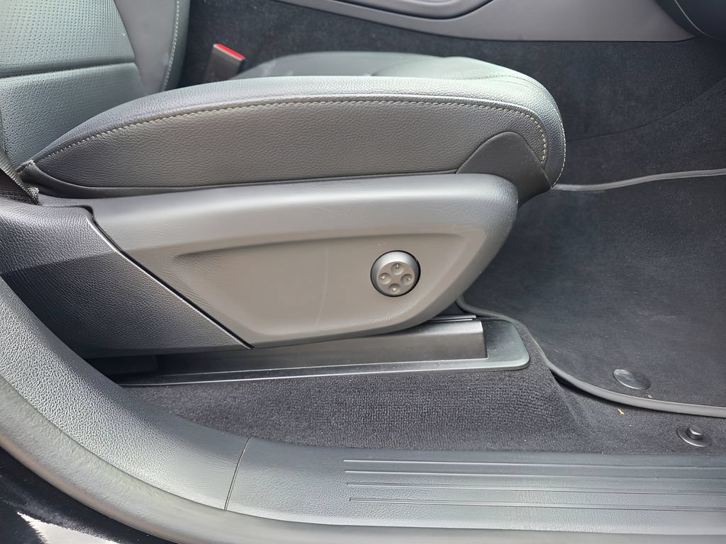 Used 2024 Mercedes-Benz GLE 450e 4MATIC image 12