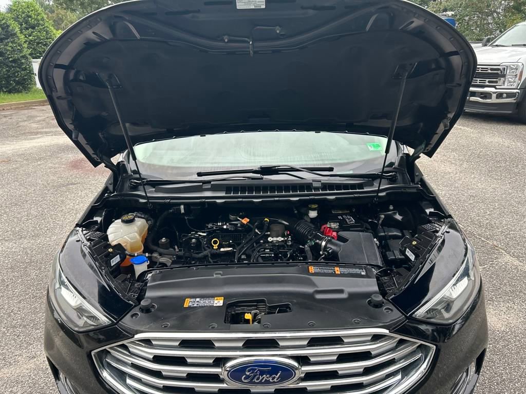 Used 2019 Ford Edge Titanium w/ Cold Weather Package image 18