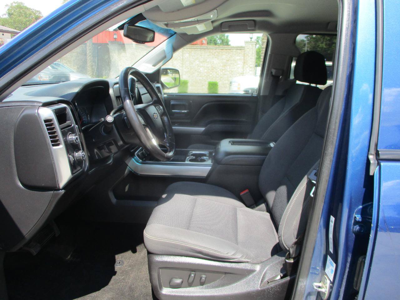 Used 2018 Chevrolet Silverado 1500 LT w/ Texas Edition AWD/4WD image 15