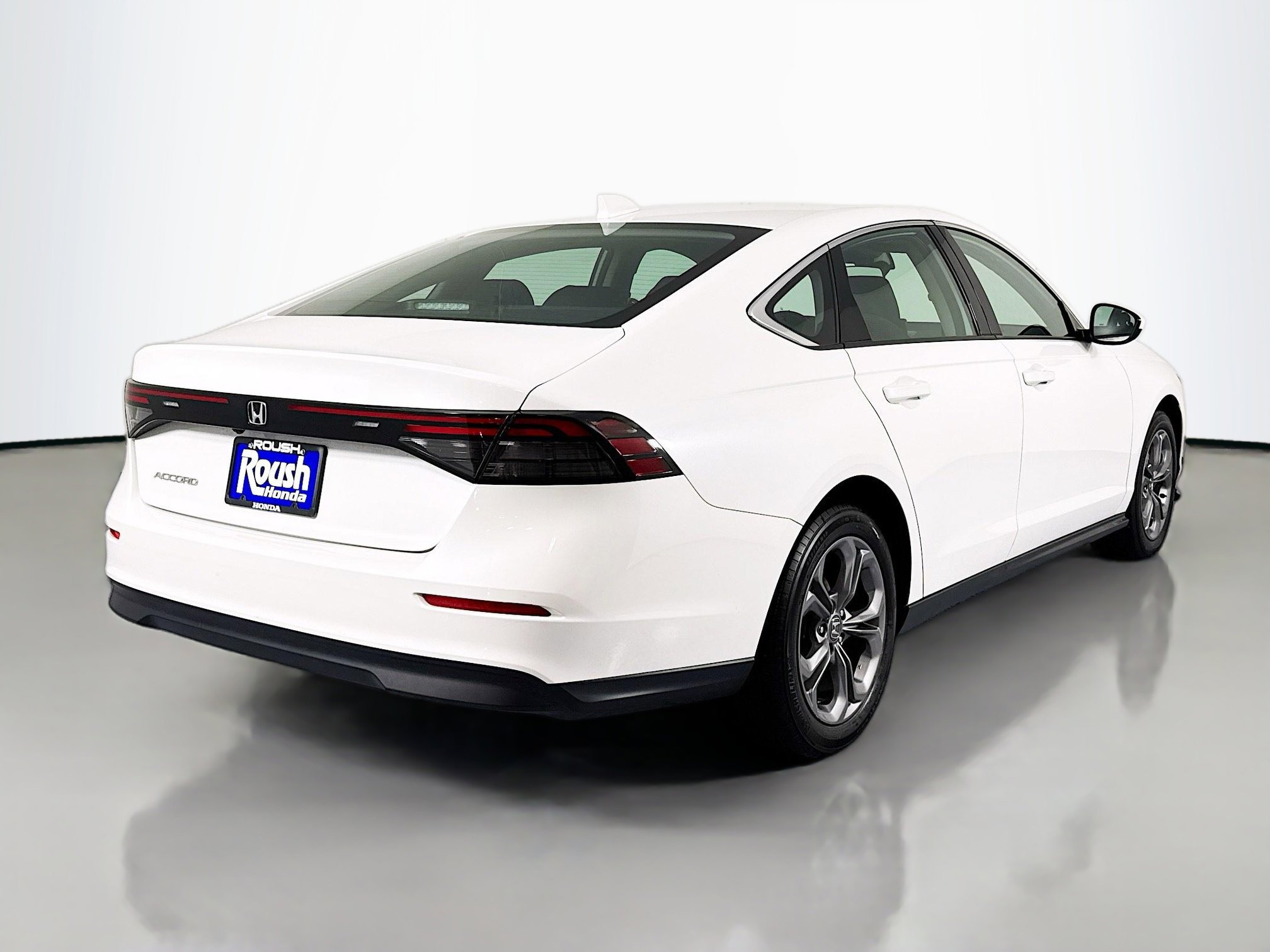 Certified 2024 Honda Accord EX image 5