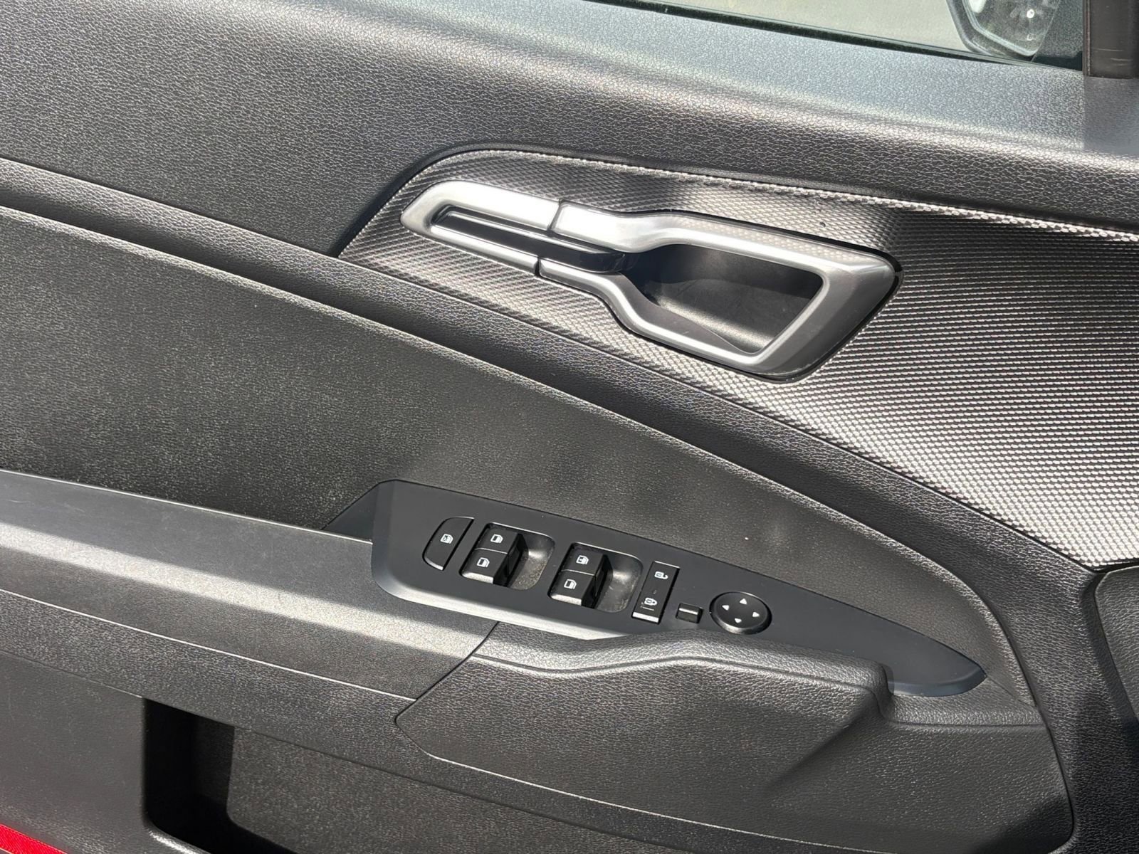 Used 2025 Kia Sportage LX image 18