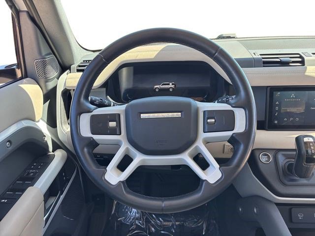 Used 2023 Land Rover Defender 110 SE image 15