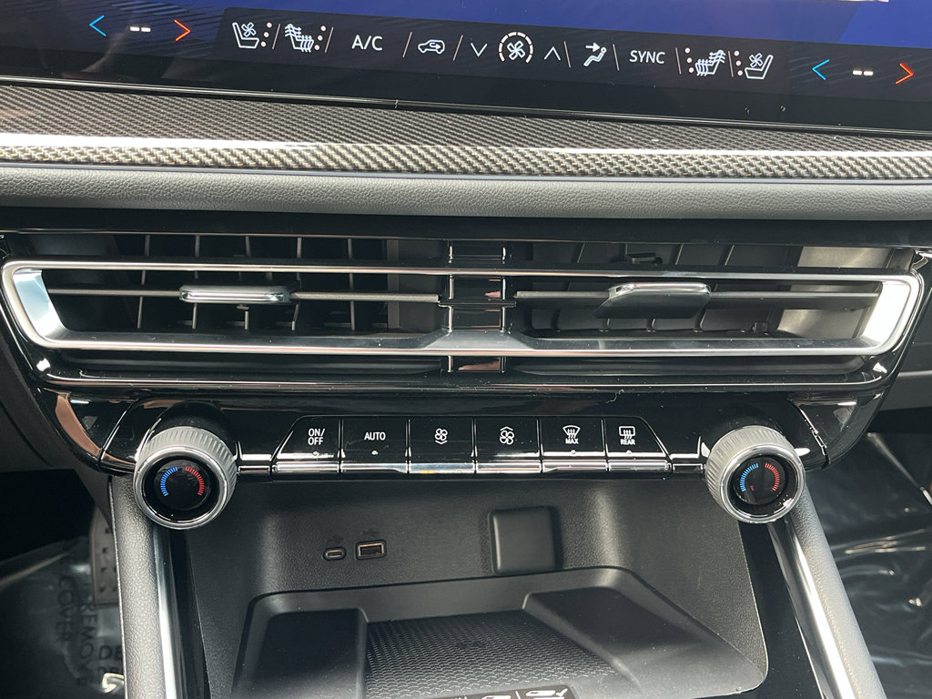 New 2026 Chevrolet Traverse High Country image 23