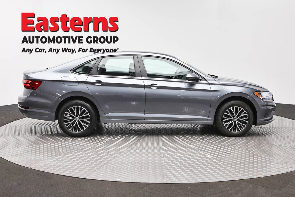 Used 2020 Volkswagen Jetta SE FWD image 4