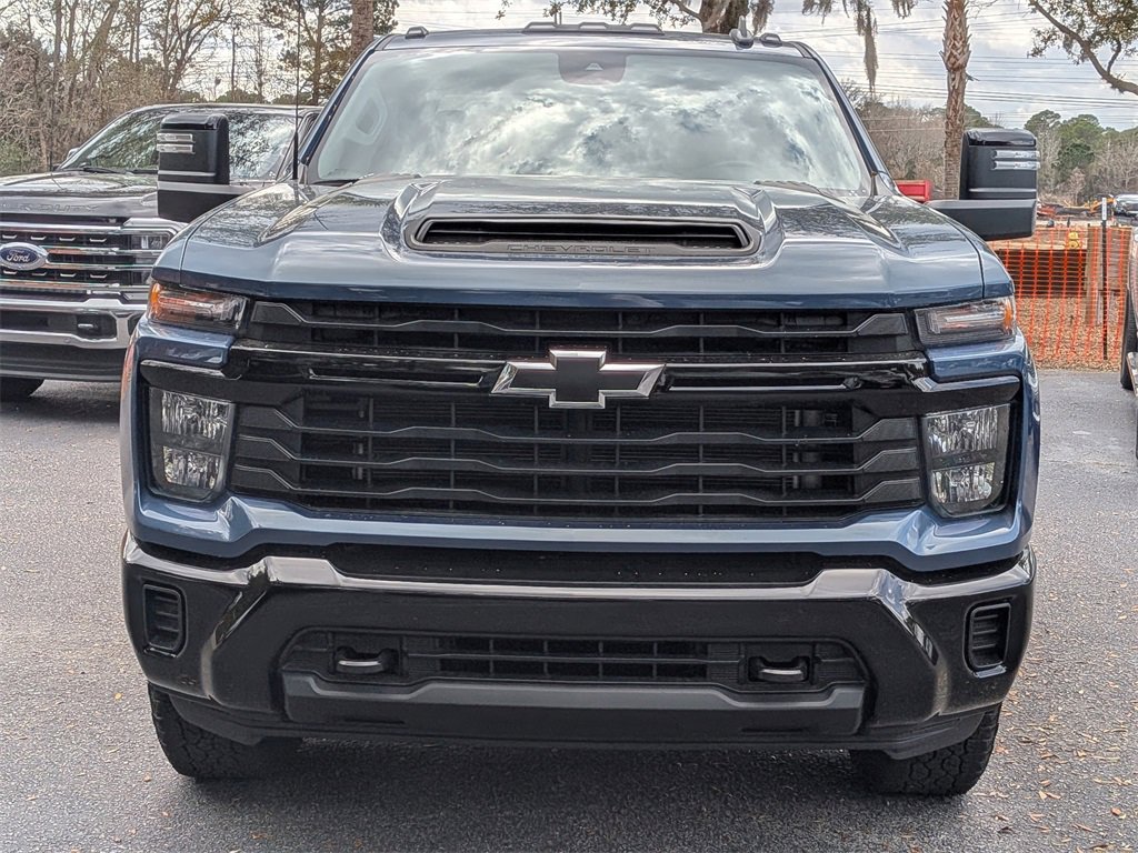 Used 2025 Chevrolet Silverado 2500 Custom w/ Custom Convenience Package image 9