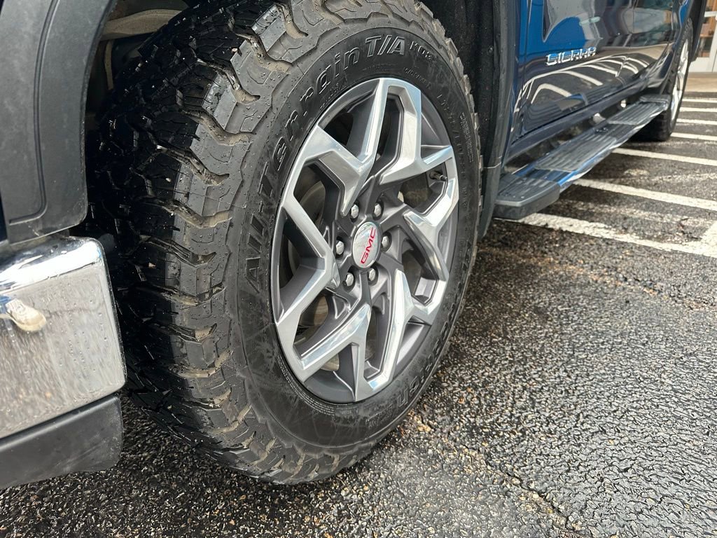 Used 2023 GMC Sierra 1500 SLT w/ SLT Premium Package AWD/4WD image 9