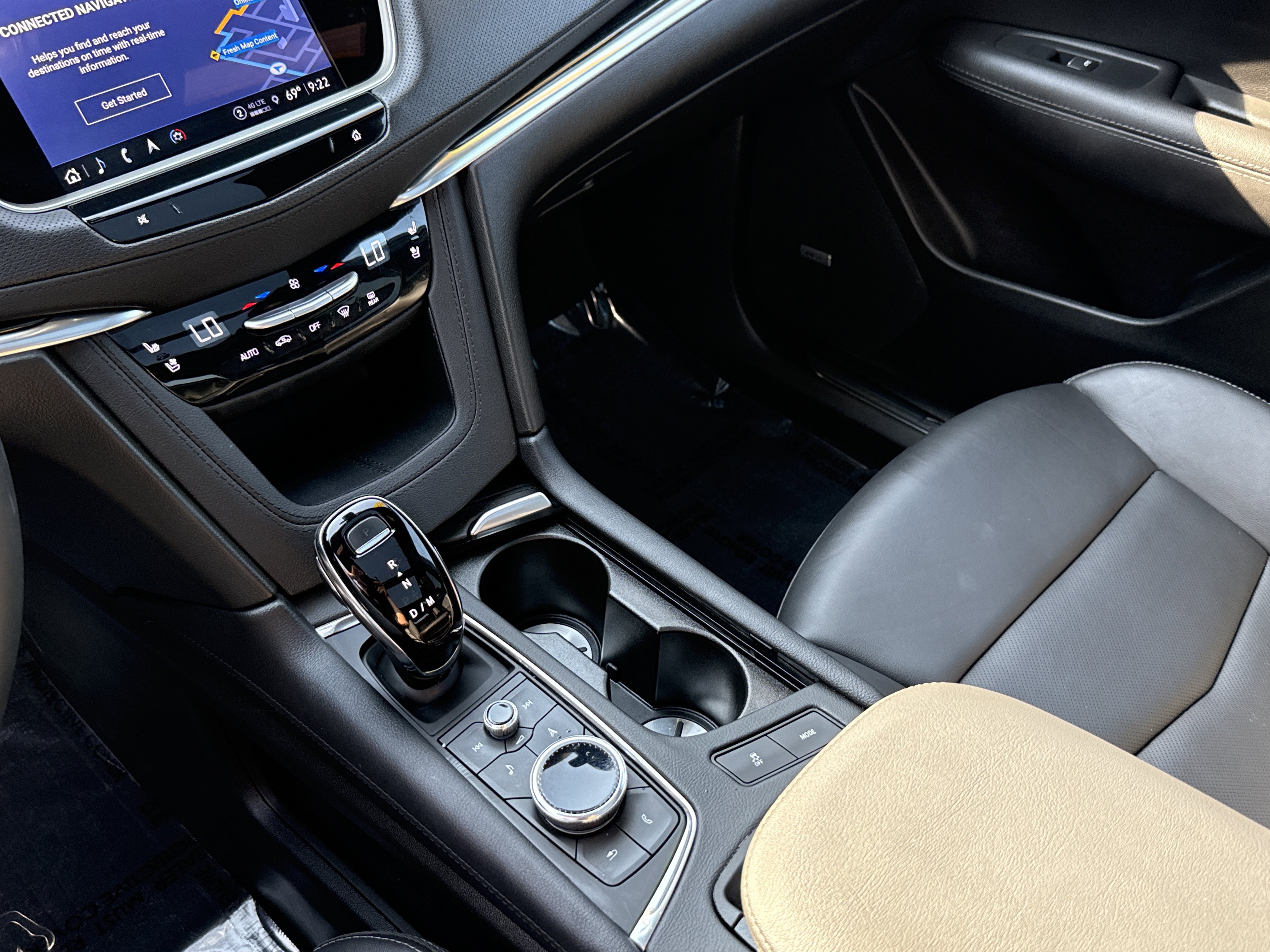 Used 2025 Cadillac XT5 Premium Luxury w/ Technology Package AWD/4WD image 26