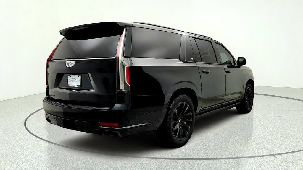 Used 2022 Cadillac Escalade ESV Sport w/ Touring Package AWD/4WD image 5