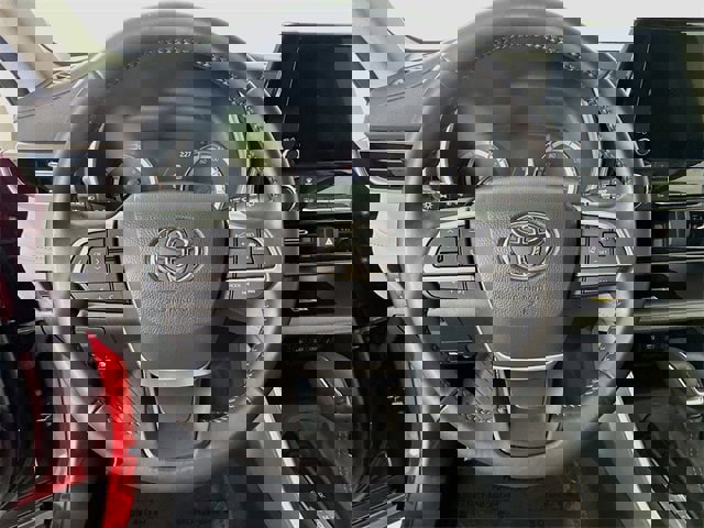 Certified 2023 Toyota Highlander XLE image 11