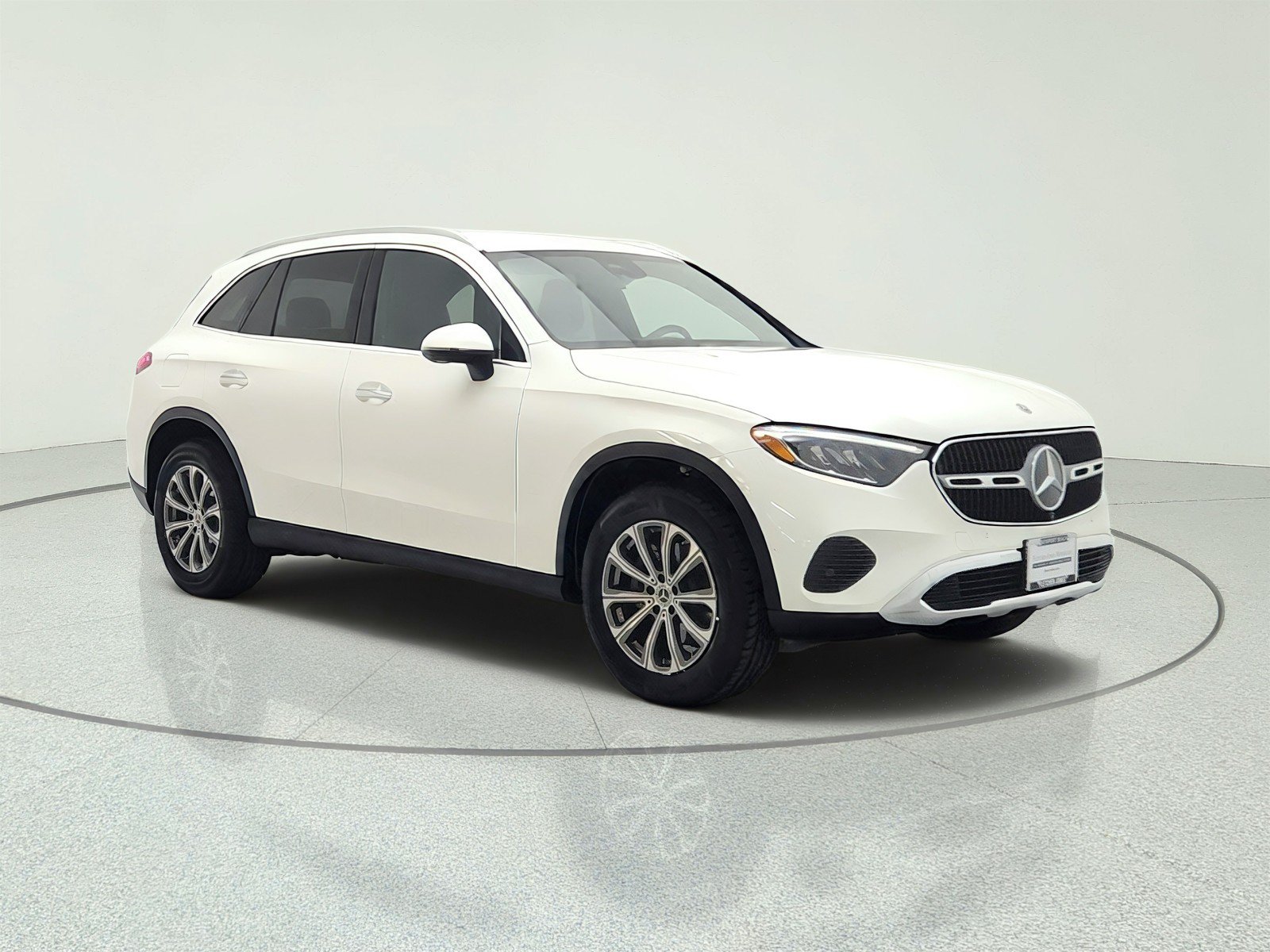 Used 2023 Mercedes-Benz GLC 300 4MATIC image 3