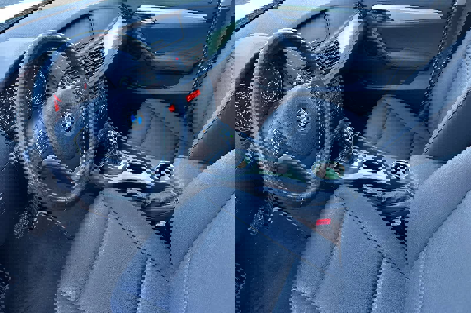 Used 2015 BMW X1 sDrive28i image 11