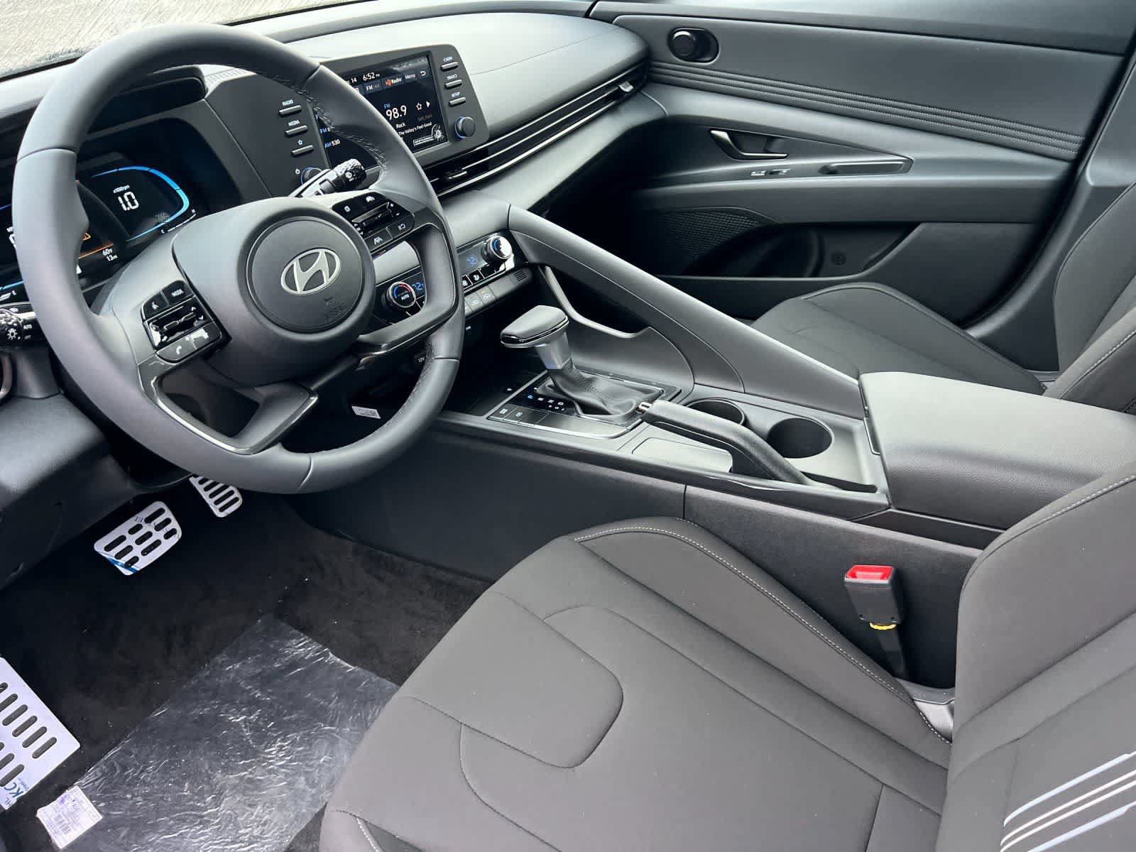 New 2026 Hyundai Elantra Sport FWD image 12